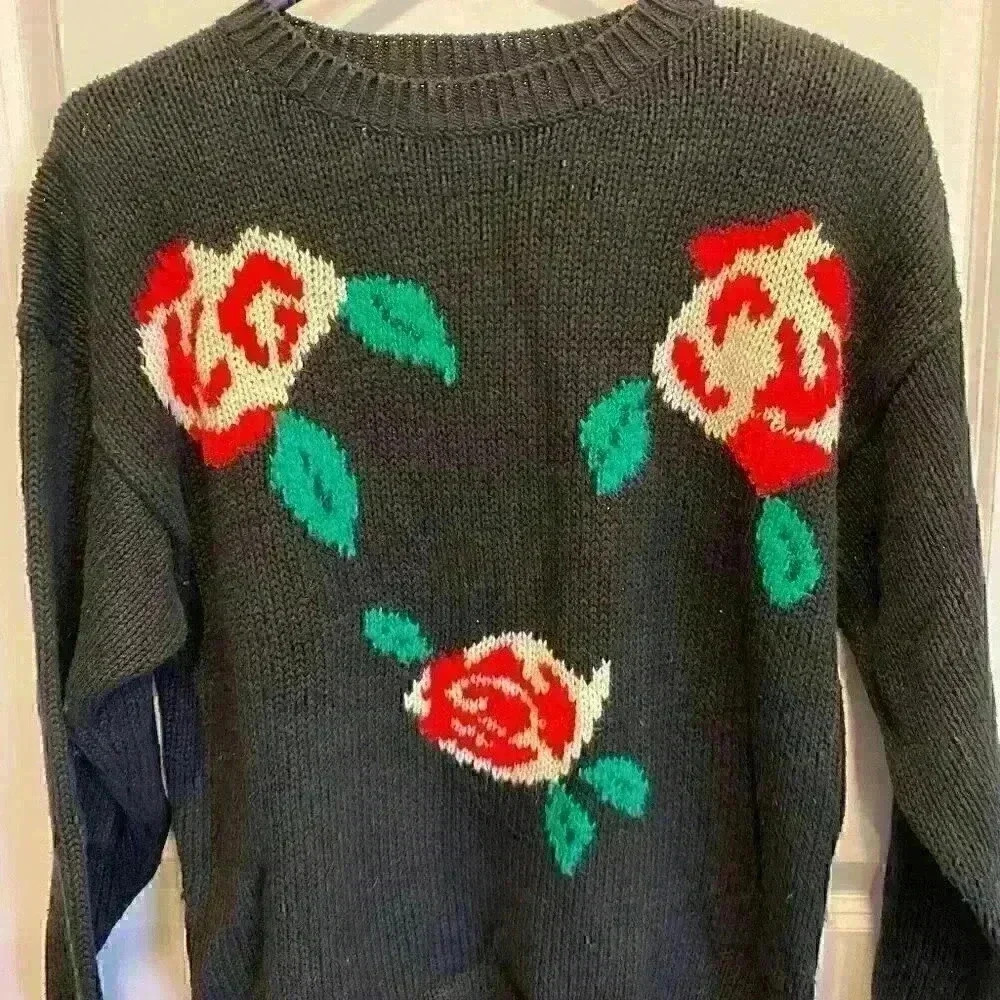 Vintage Bristol Court  Black Flower Knit Sweater SZ MD Grandmacore Cottagecore